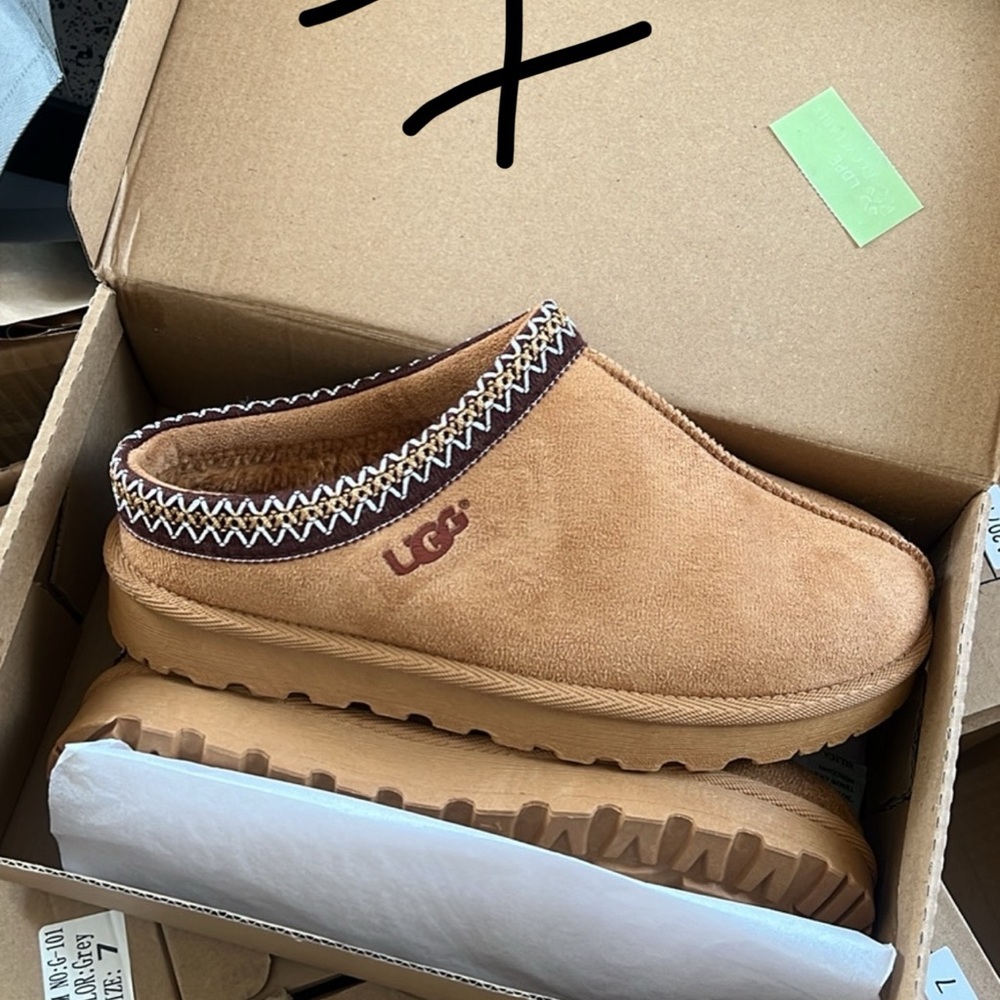 “TASMAN” SLIPPERS